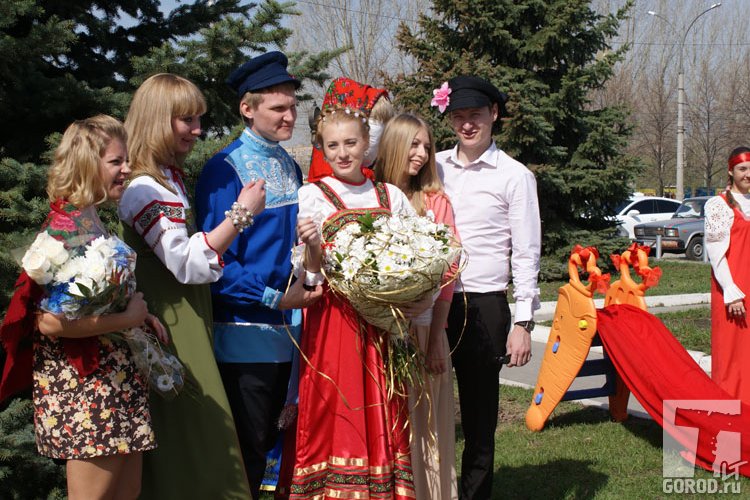 Фестиваль свадебных обрядов «Красная горка» в Тольятти 21.04.201